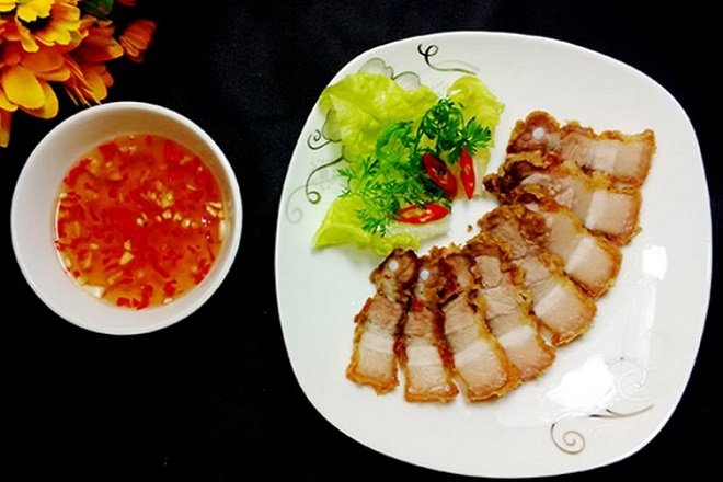 Ba rọi heo chiên giòn