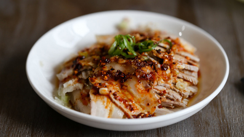 Ba rọi luộc sốt tỏi cay Bỏ túi ngay 10 món ngon từ thịt ba chỉ siêu hấp dẫn