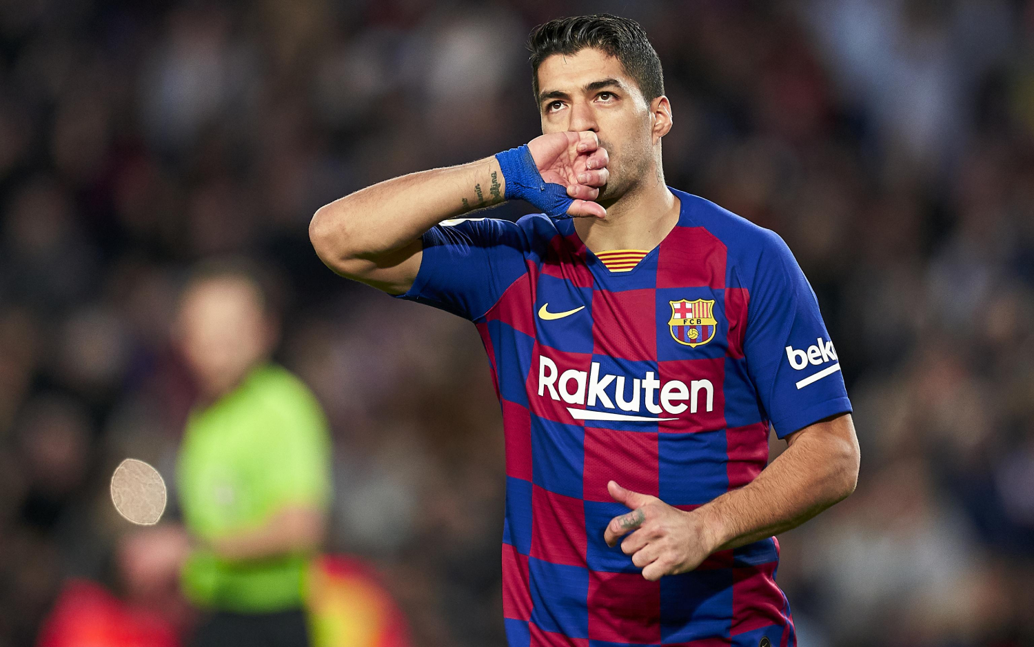 Cầu thủ răng thỏ là ai? Tiểu sử sự nghiệp Luis Suárez