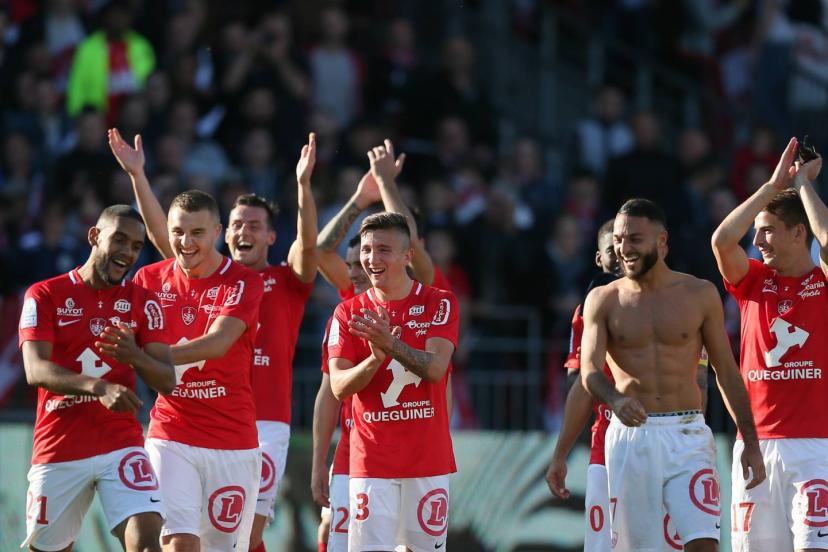 Ligue 2 : Brest domine Lens et se rapproche de la montée - L'Équipe