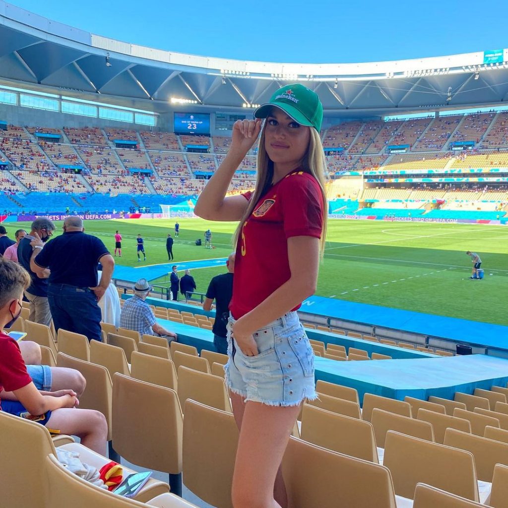 Elena Galera là ai? Gặp gỡ bạn gái của Sergio Busquets