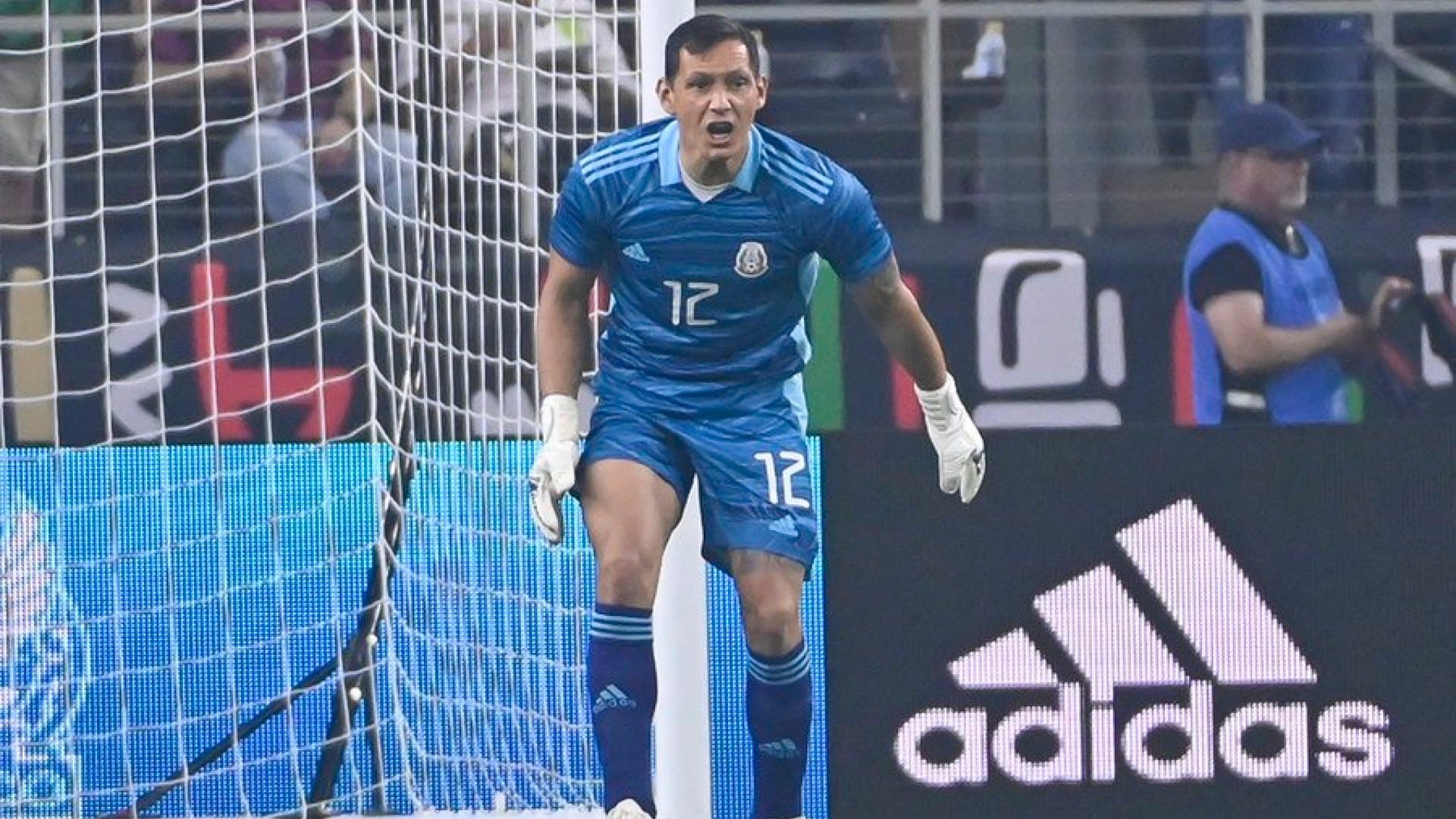 VIDEO: Rodolfo Cota comete terrible error en el amistoso México vs Nigeria | Goal.com México