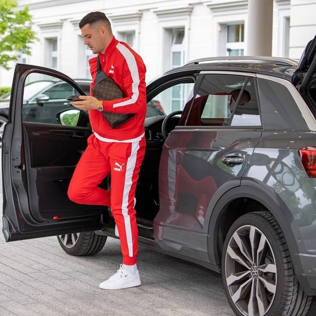 Granit Xhaka - Tiểu sử, Tuổi, Giá trị ròng, Chiều cao, Sự nghiệp, Đã kết hôn, Sự thật