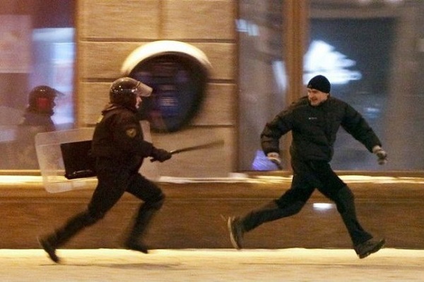 Nằm mơ thấy bị truy đuổi hoặc bỏ chạy có ý nghĩa gì? Số nào?