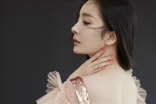 Nằm mơ thấy người nổi tiếng có ý nghĩa gì? Những con số may mắn liên quan